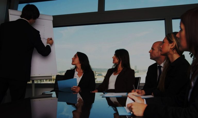 ¿Por qué la Capacitación del Personal es la Clave para una Rentabilidad Sostenida, según el Balanced Scorecard?